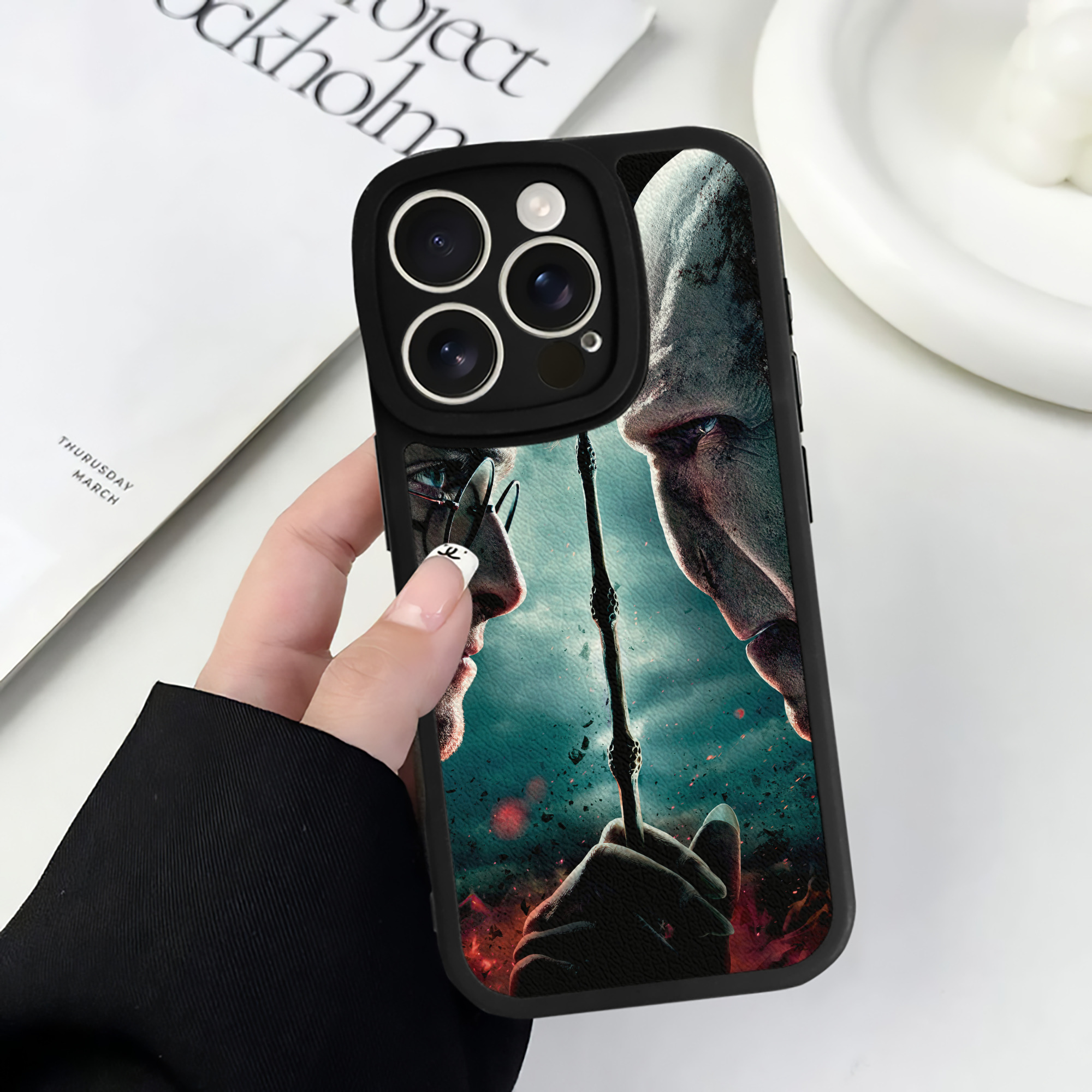 （画像用） Harry Potter ハリー・ポッターシリーズ 【iPhone 16シリーズ対応】シリコンスマホケース（レザー調） 材質：シリコン